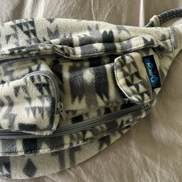 KAVU rope sling bag - Picture 2 of 2